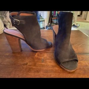 Lucky brand black booties.  Super hawt!!